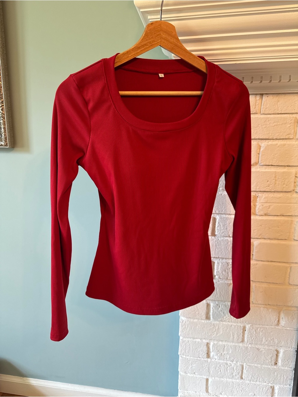 Women's Scoop Neck Long Sleeve Top - Red
